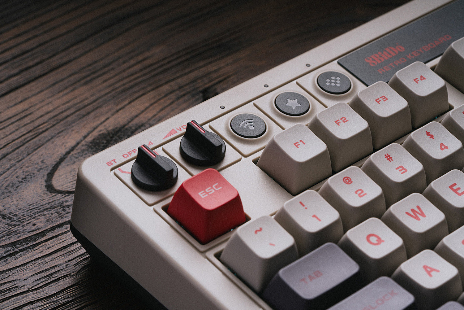 8Bitdo Retro Mechanical Keyboa - đánh giá và giá Retro Pc Gaming